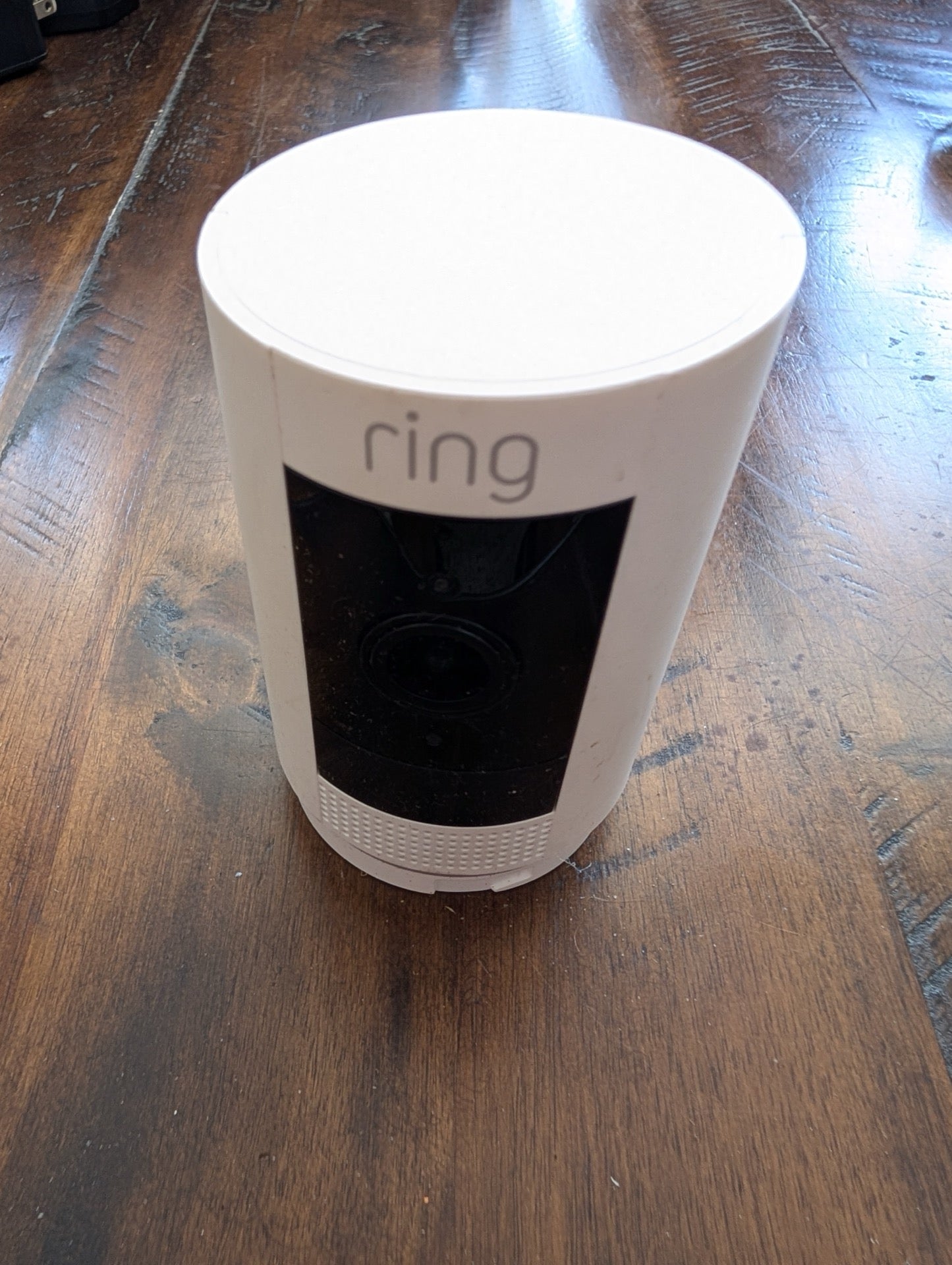 Ring Stick Up Cam von Ring (ein Amazon-Unternehmen) – Smart Home, Sicherheit (Kunststoff, Elektronik-Sicherheitskamera, nicht zutreffend, Weiß, Ring, Stick Up Cam, Sicherheitskamera, Smart Home, kabellos) aus den Jahren 2018-2020er