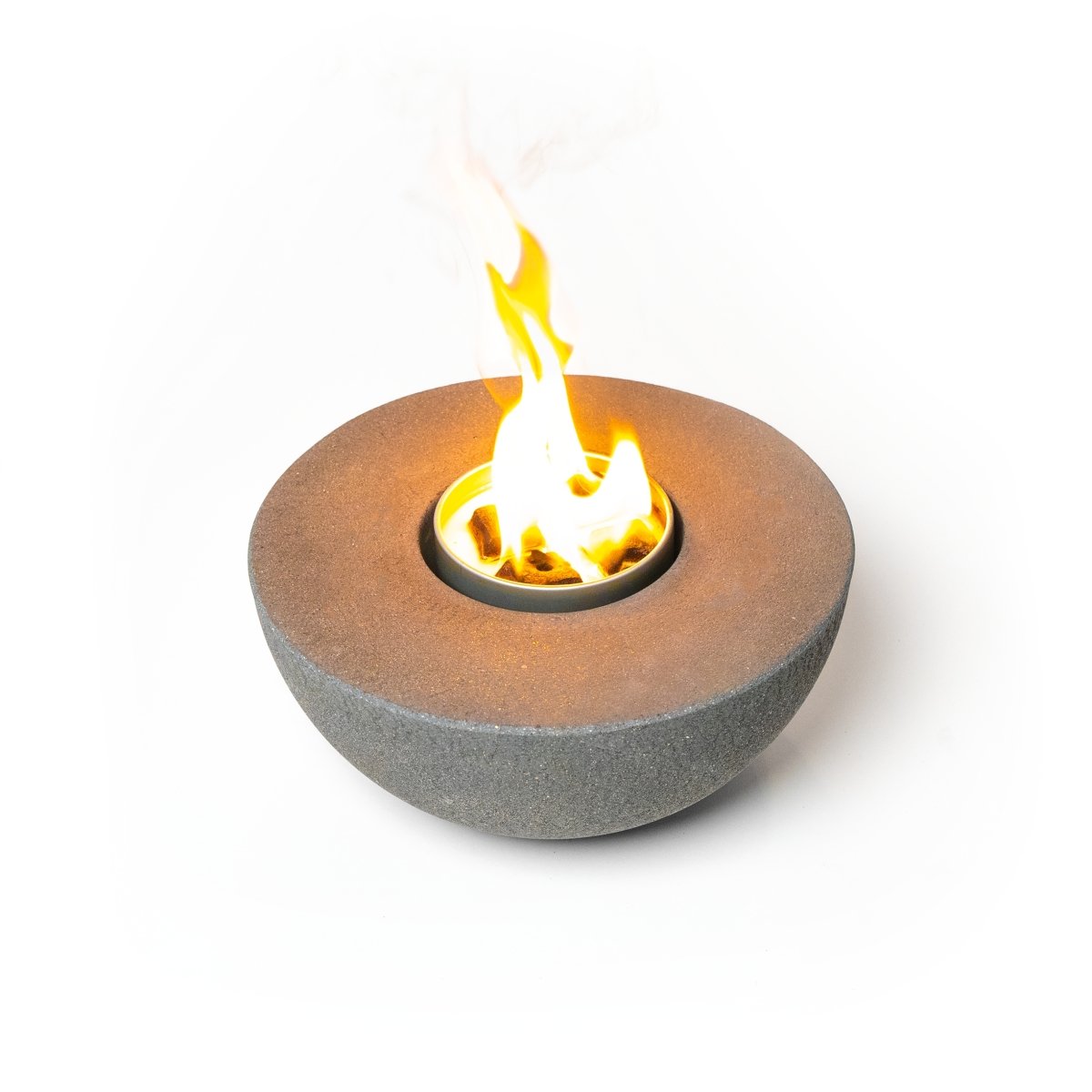 Feuerstelle aus Beton, halbrund
